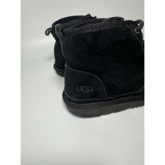 UGG Neumel 2 Black Ankle Chukka Shearling Lined Boots 1017320K Big Kids Size 4 - Picture 5 of 13